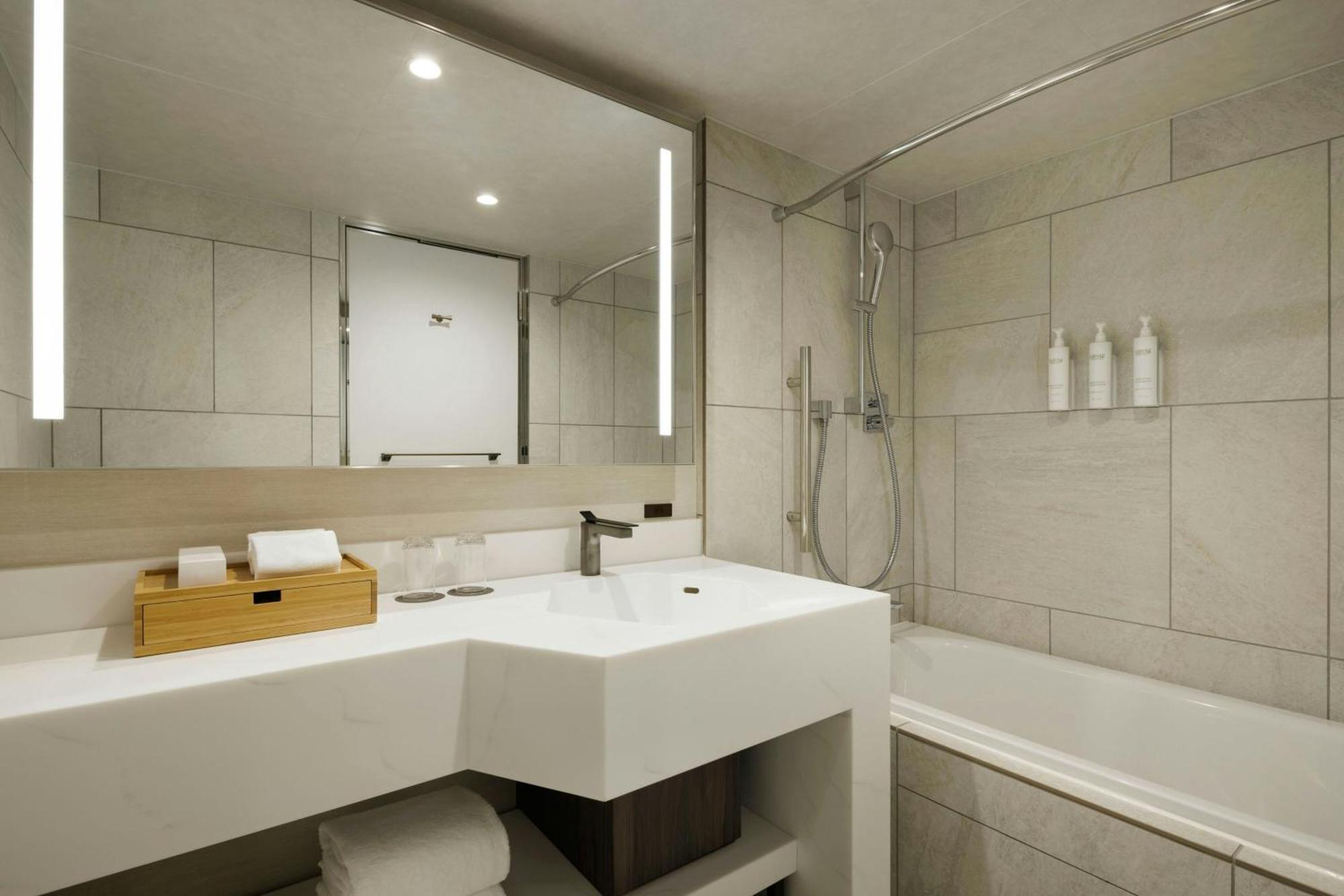 Courtyard By Marriott Tokyo Ginza Hotel Exterior photo